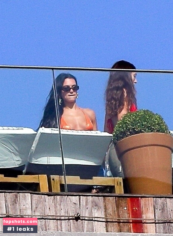 Dua Lipa gallery photo #108