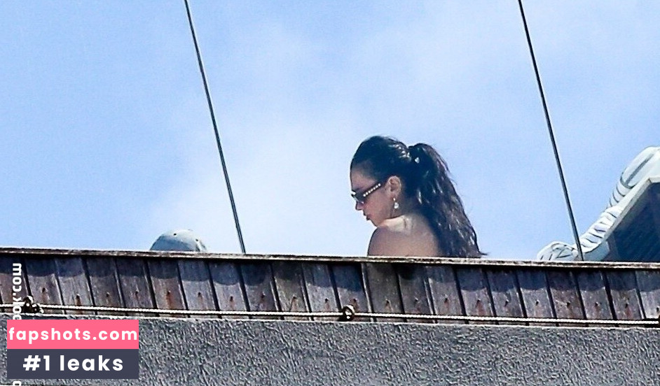 Dua Lipa gallery photo #123