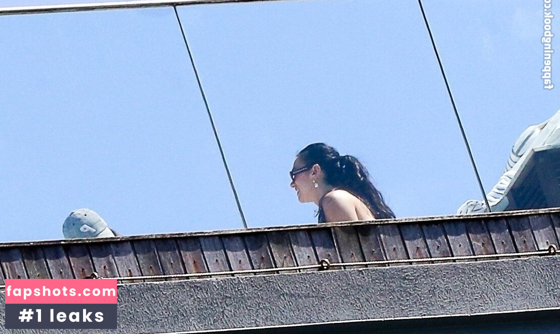 Dua Lipa gallery photo #125