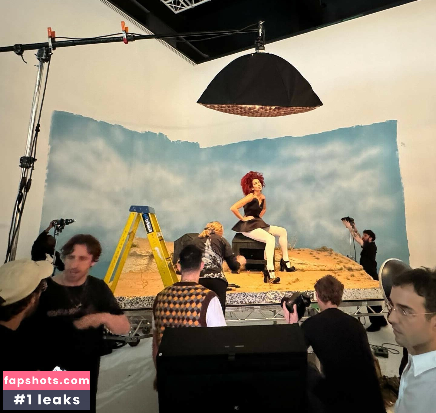 Dua Lipa gallery photo #1415