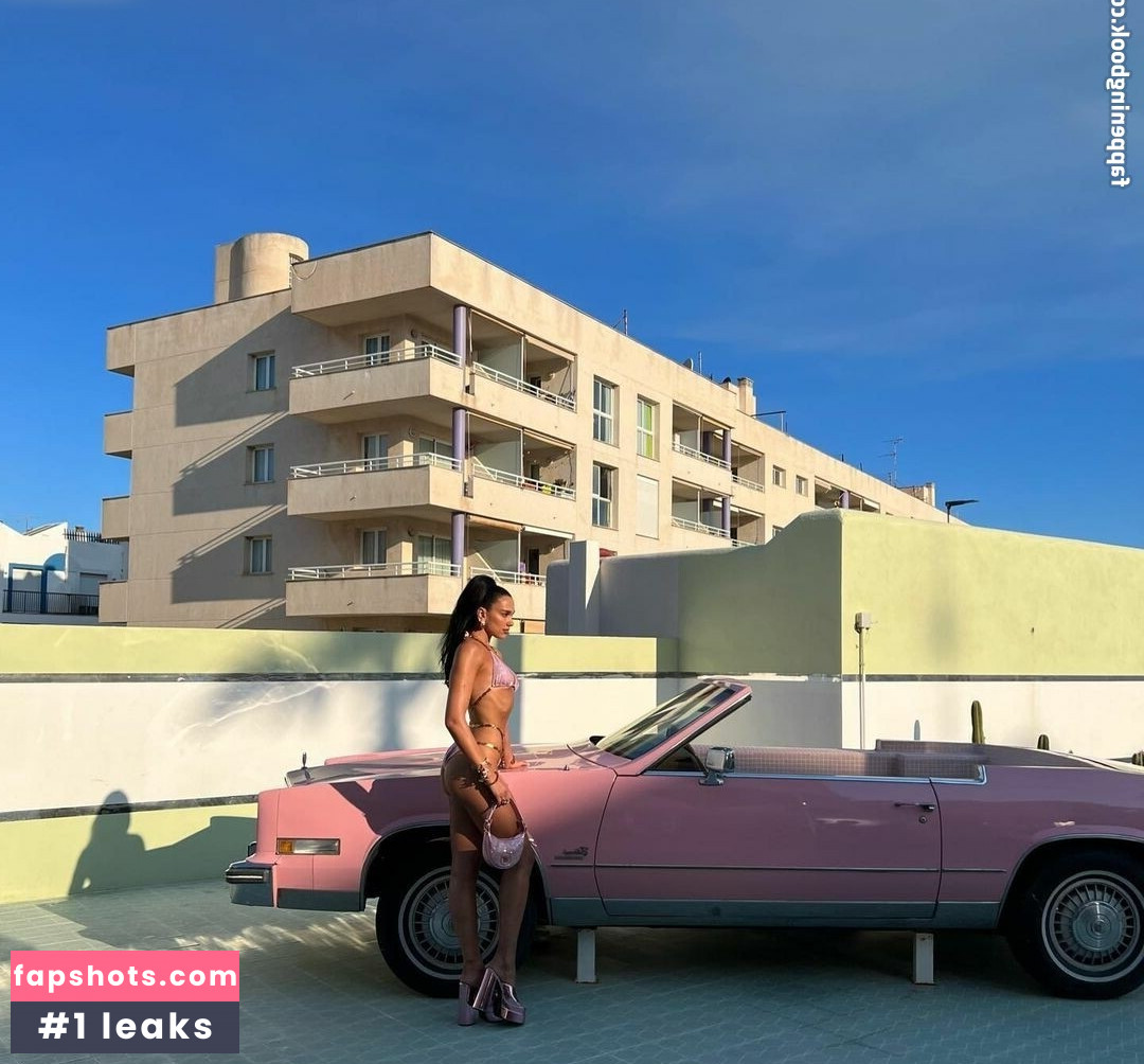 Dua Lipa gallery photo #1432