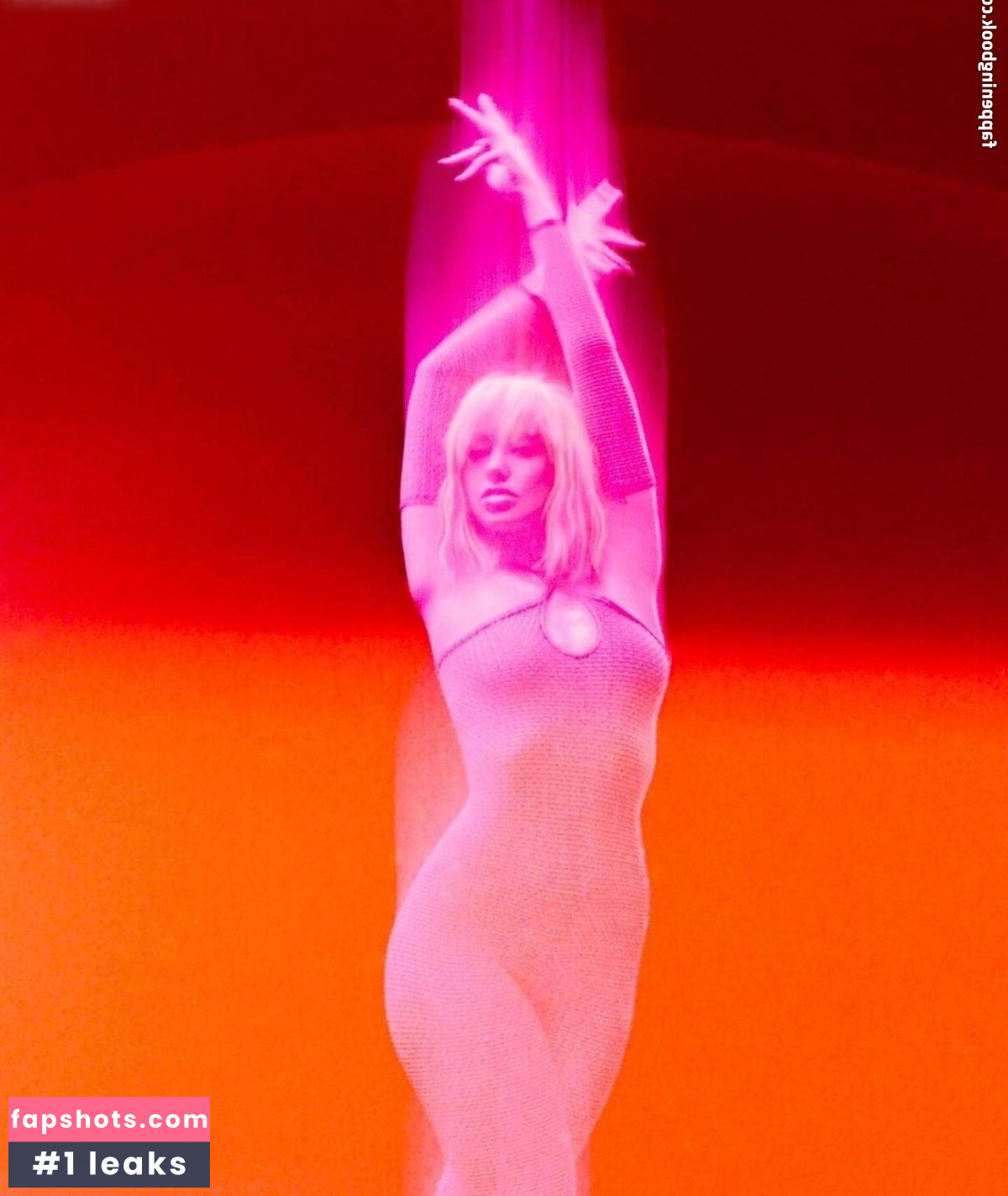 Dua Lipa gallery photo #1445