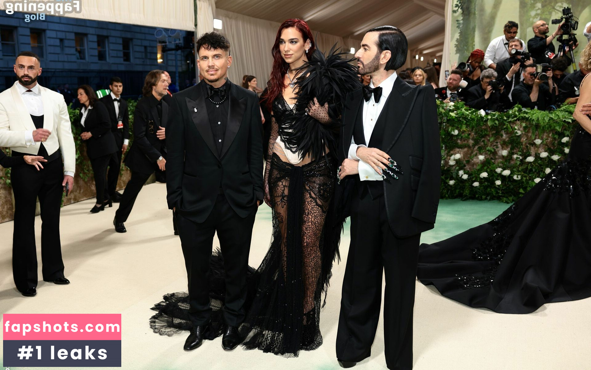 Dua Lipa gallery photo #1481