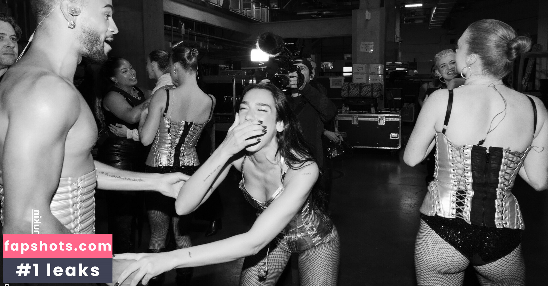 Dua Lipa gallery photo #154