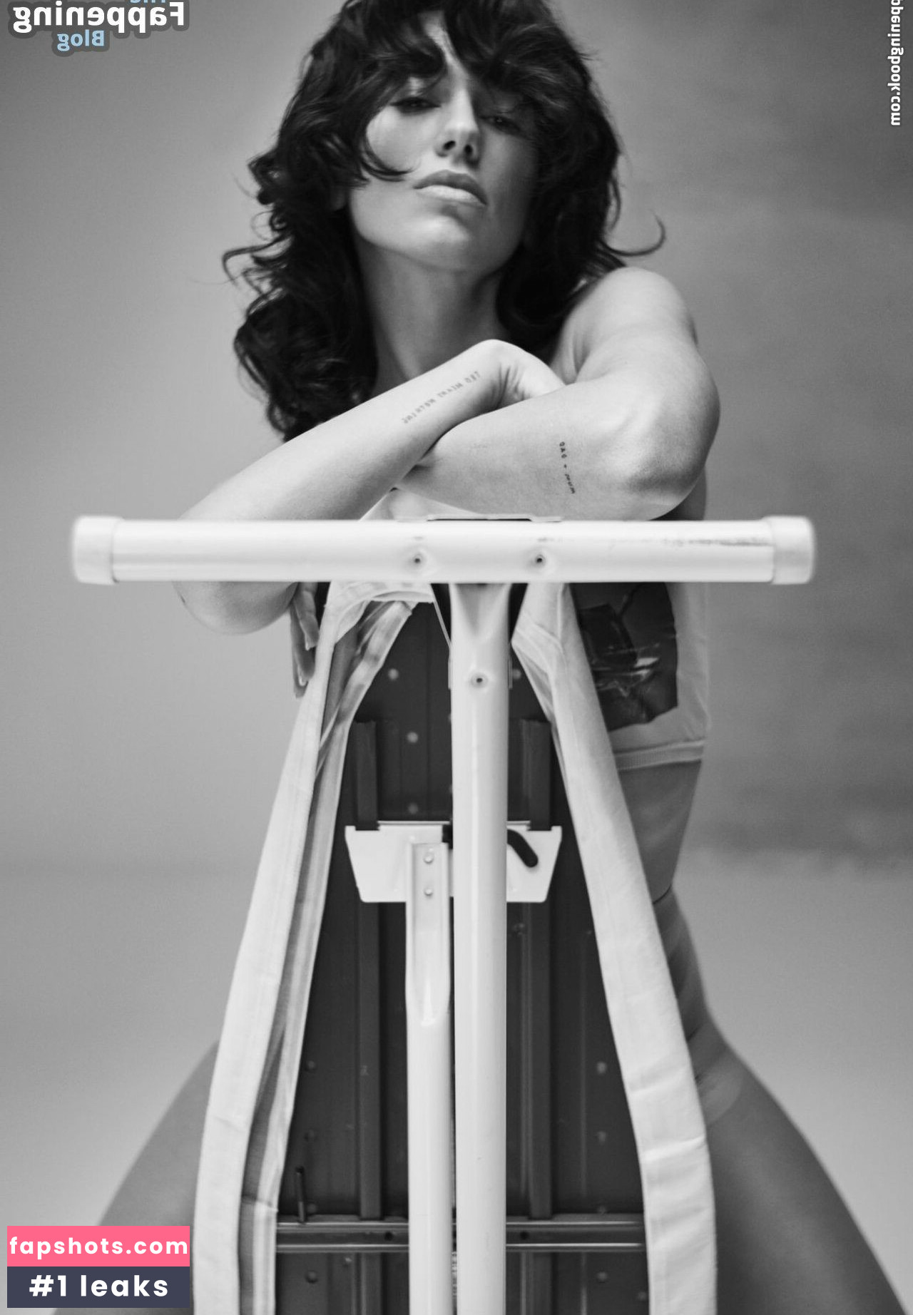 Dua Lipa gallery photo #1543