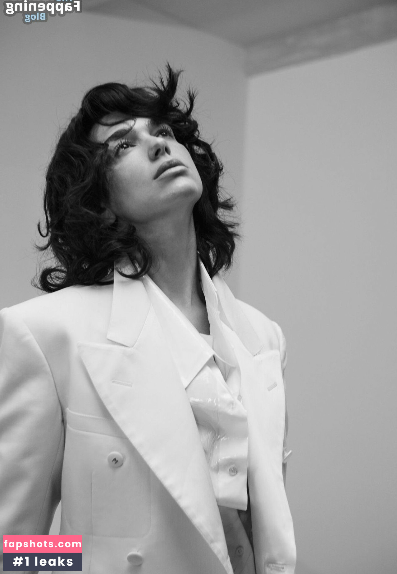 Dua Lipa gallery photo #1560