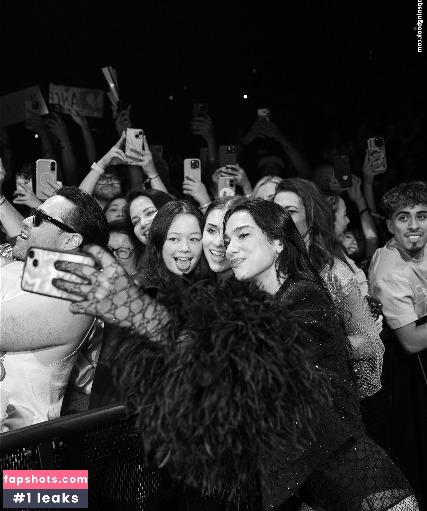 Dua Lipa gallery photo #157