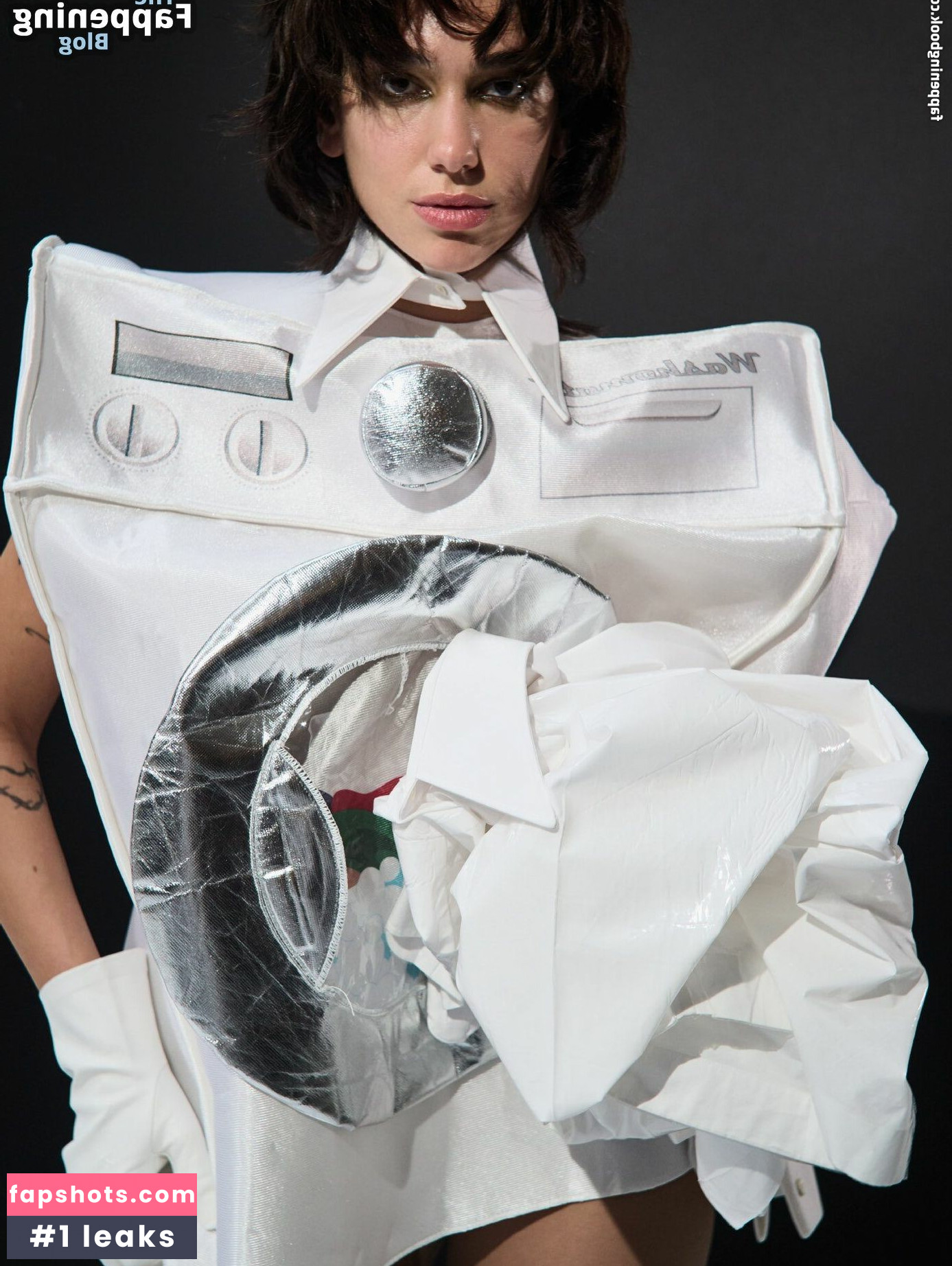 Dua Lipa gallery photo #1561