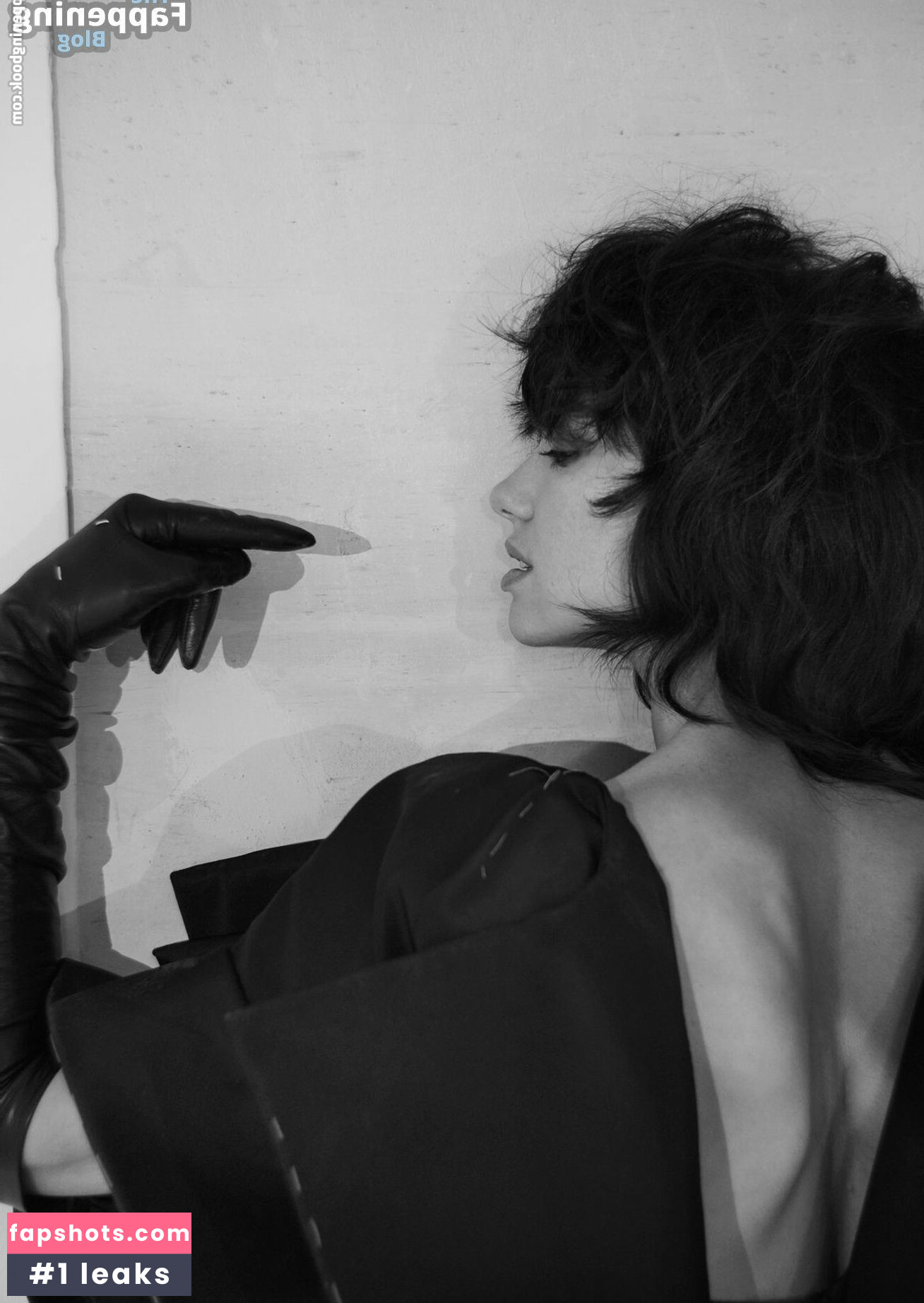 Dua Lipa gallery photo #1572