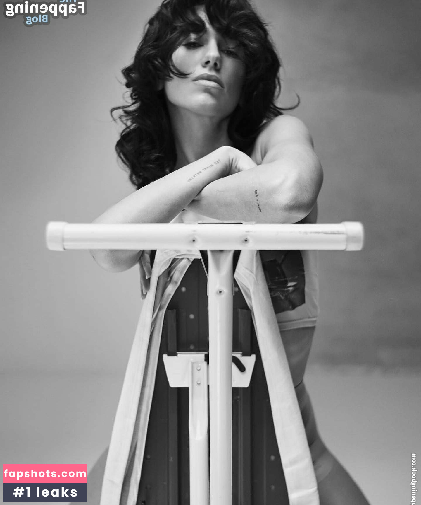 Dua Lipa gallery photo #1593