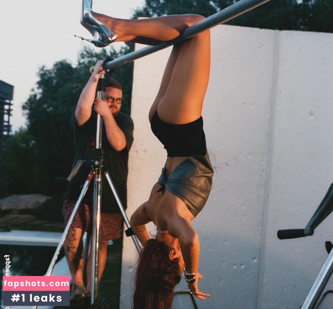 Dua Lipa gallery photo #1749