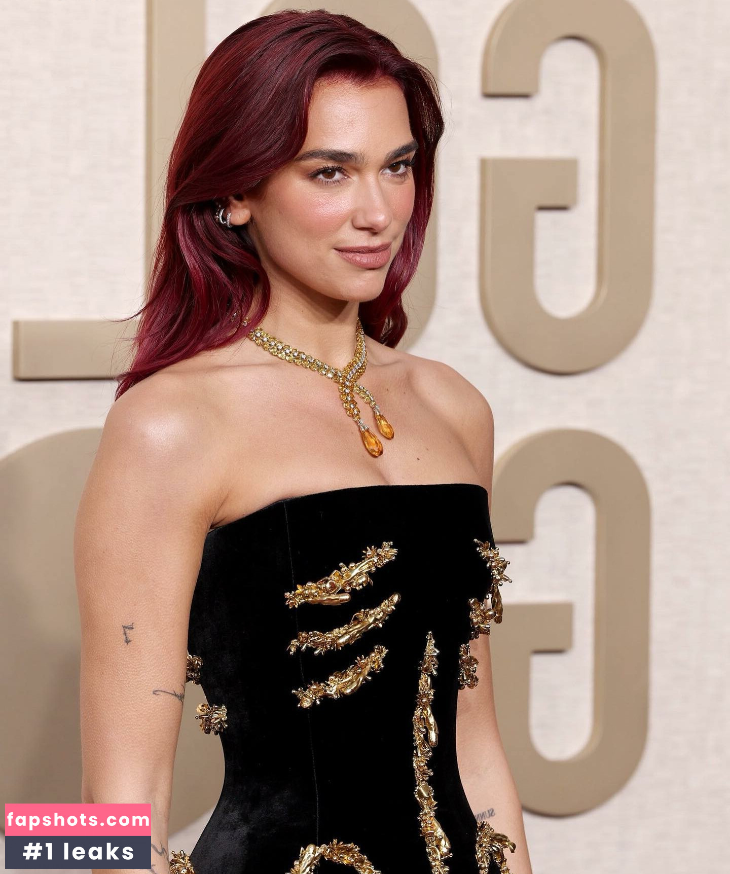 Dua Lipa gallery photo #2080