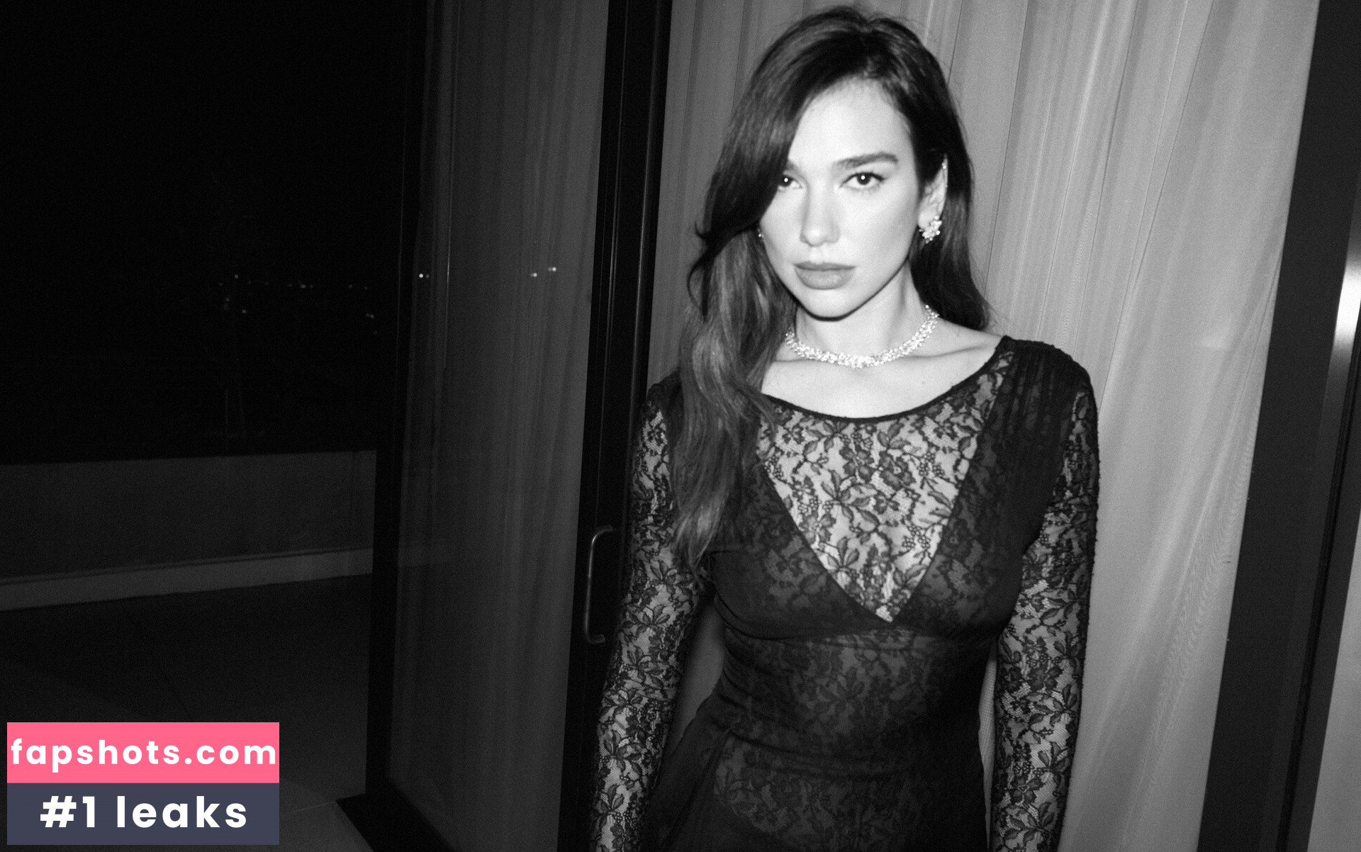 Dua Lipa gallery photo #2158