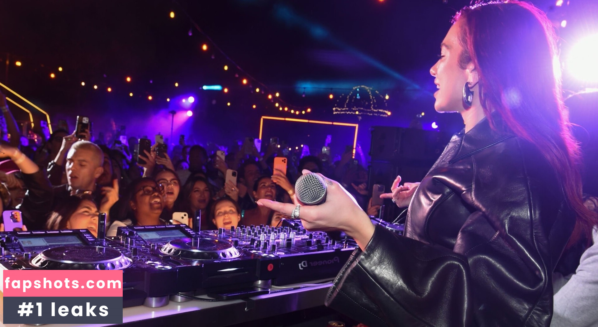 Dua Lipa gallery photo #2288