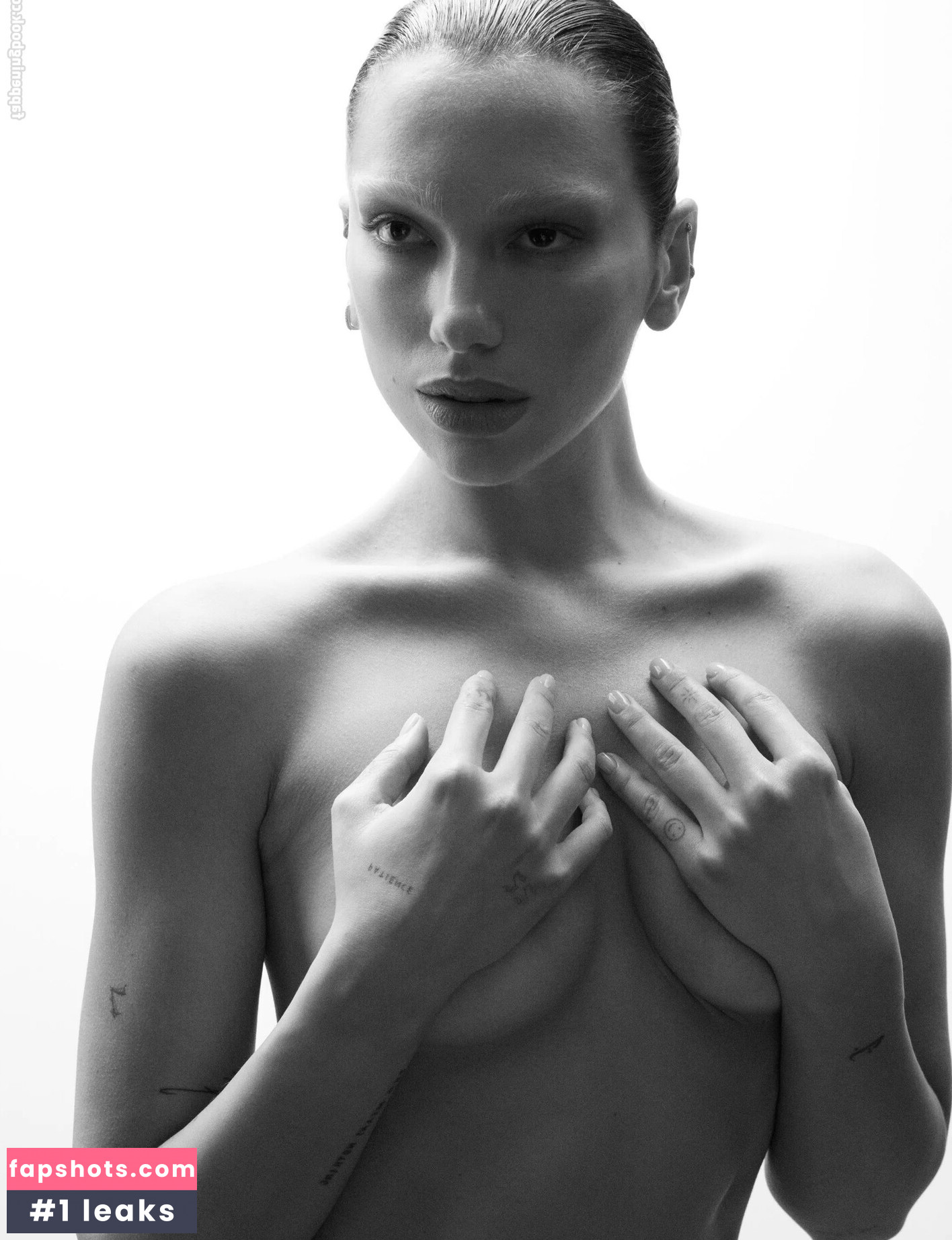 Dua Lipa gallery photo #2531