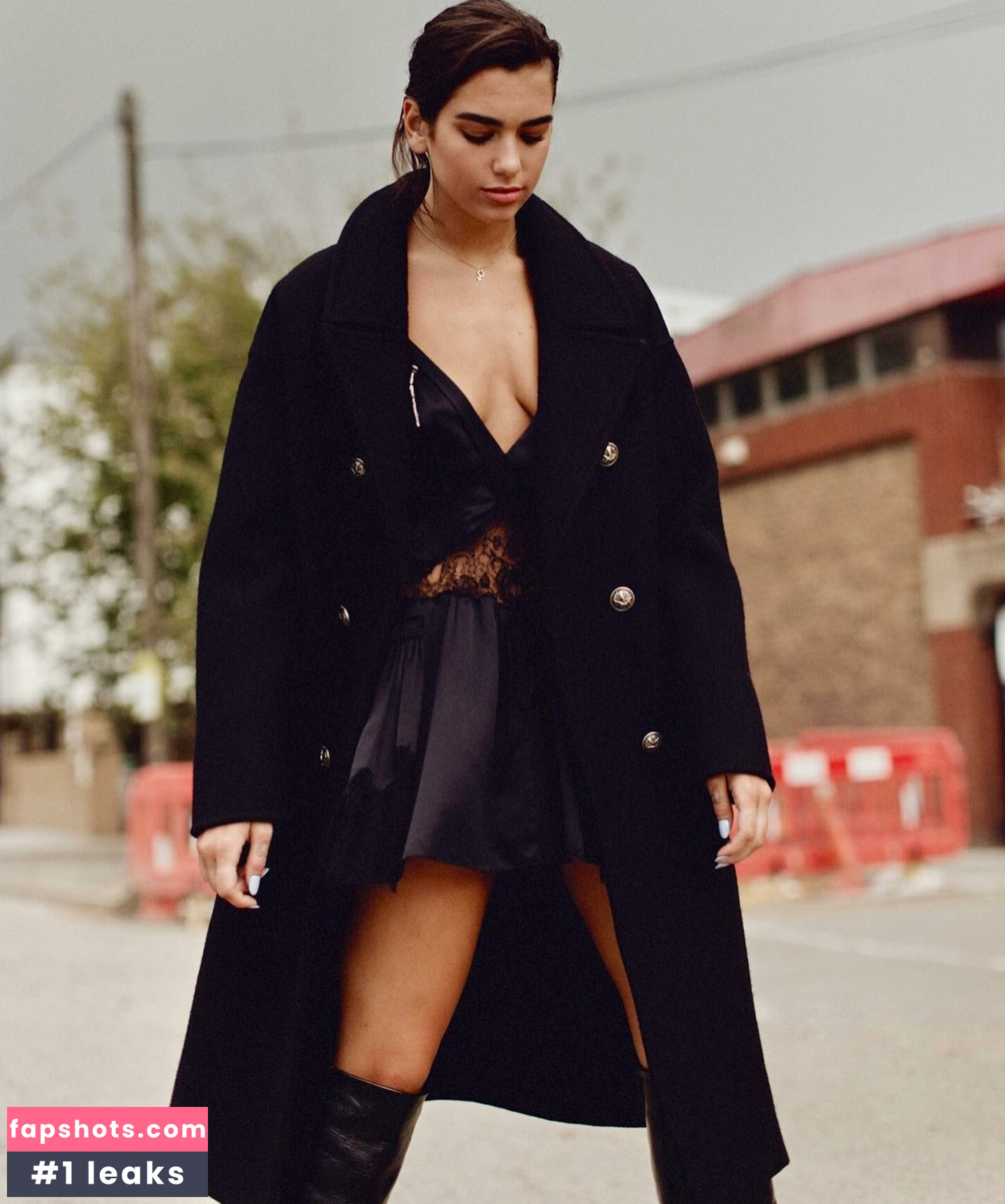 Dua Lipa gallery photo #2570