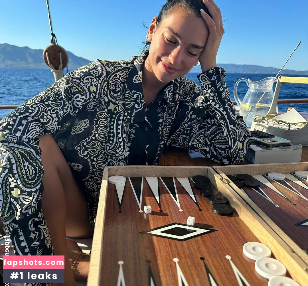 Dua Lipa gallery photo #2571