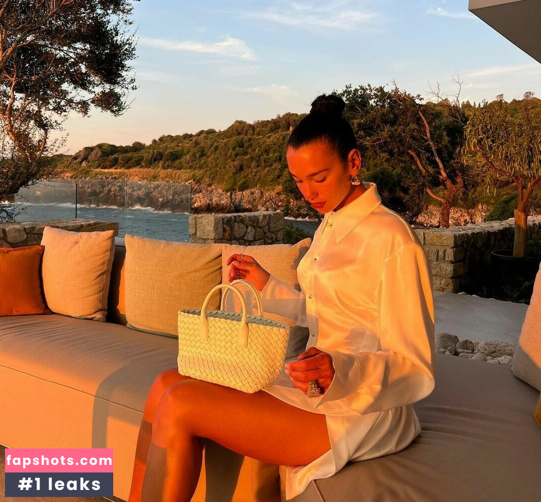 Dua Lipa gallery photo #2594