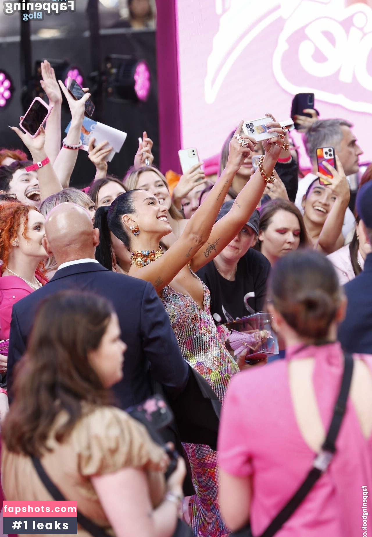 Dua Lipa gallery photo #2675