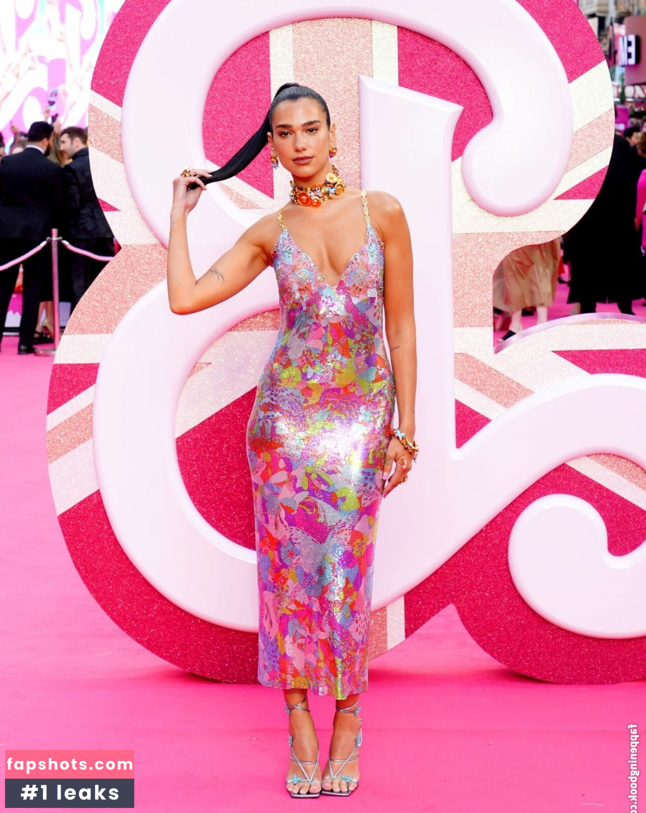 Dua Lipa gallery photo #2758