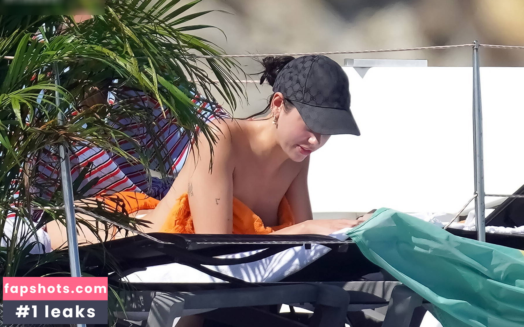 Dua Lipa gallery photo #302