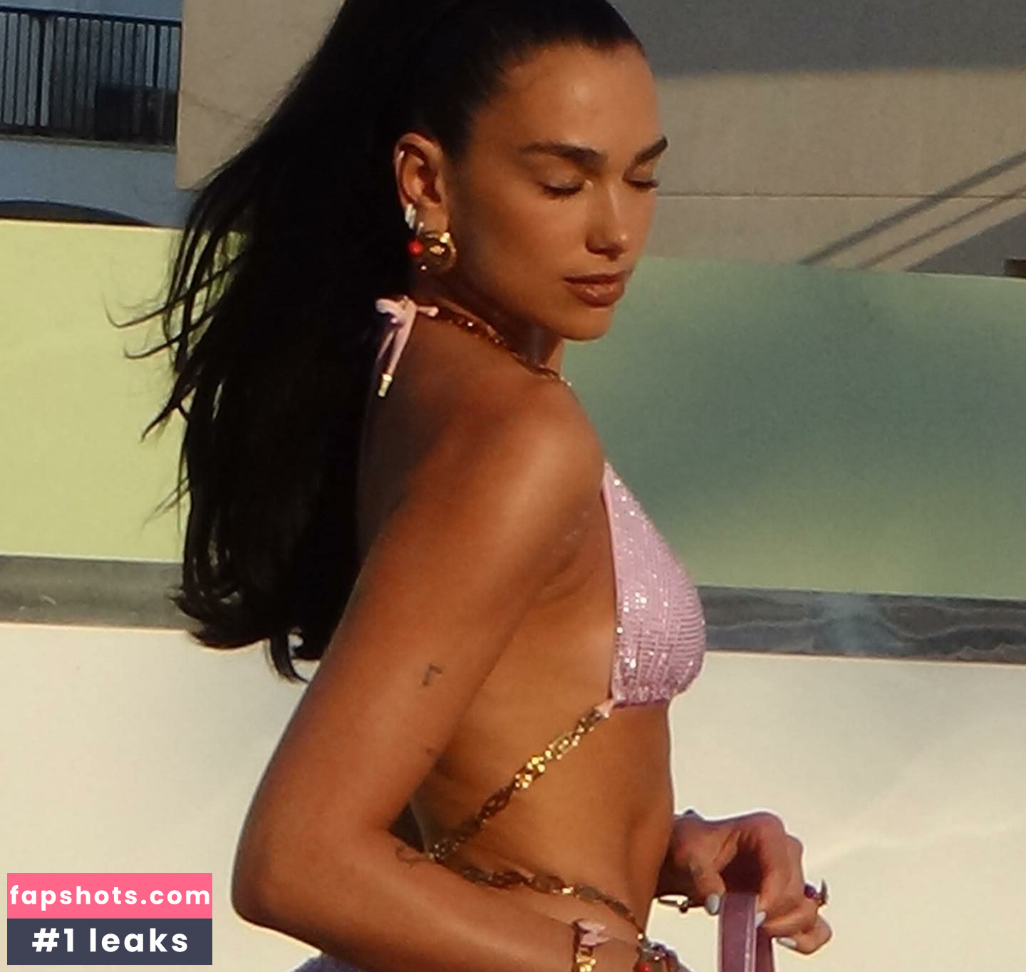 Dua Lipa gallery photo #3025