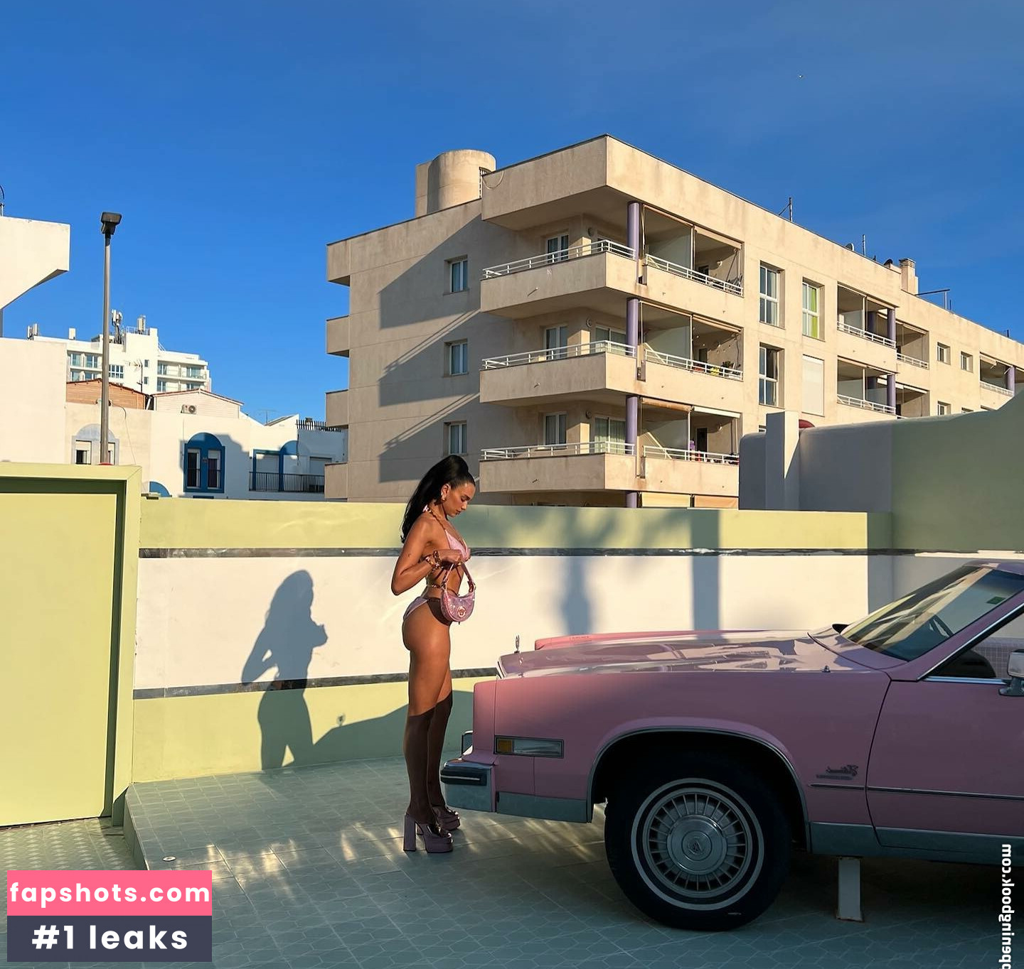 Dua Lipa gallery photo #3026