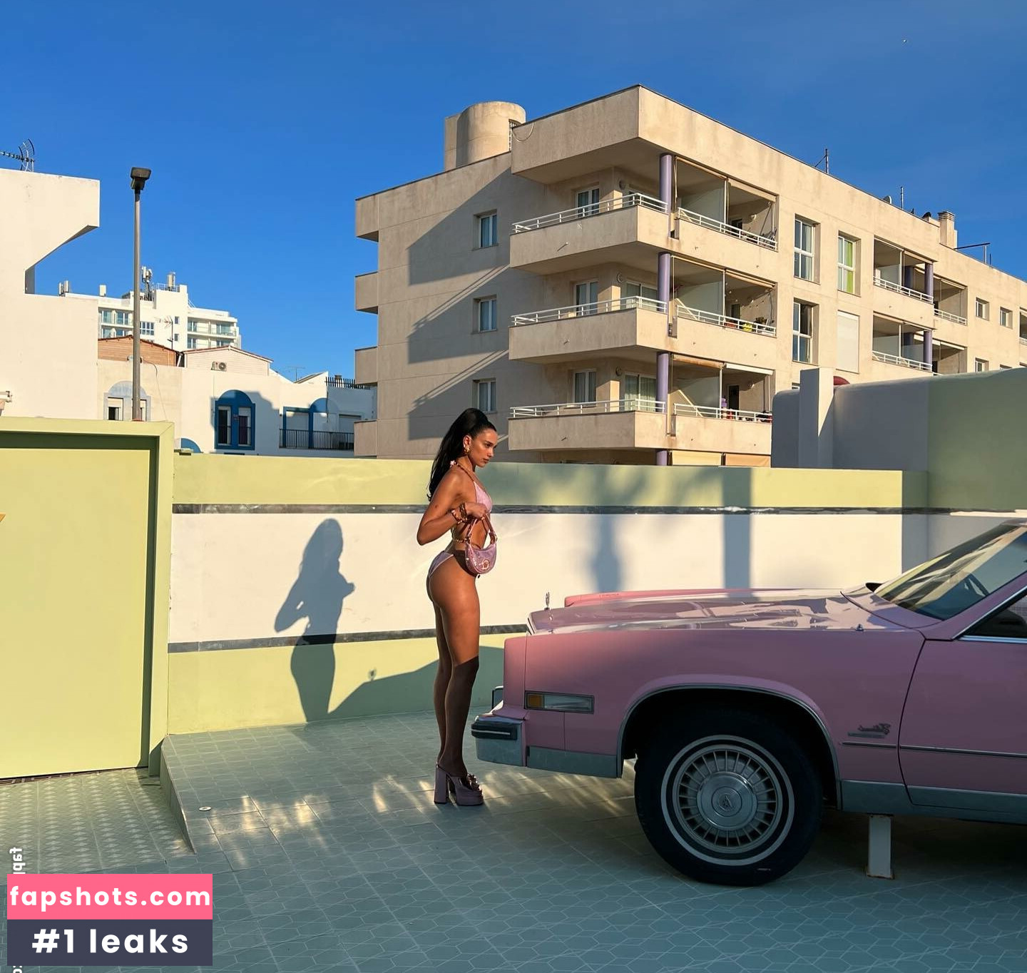 Dua Lipa gallery photo #3029