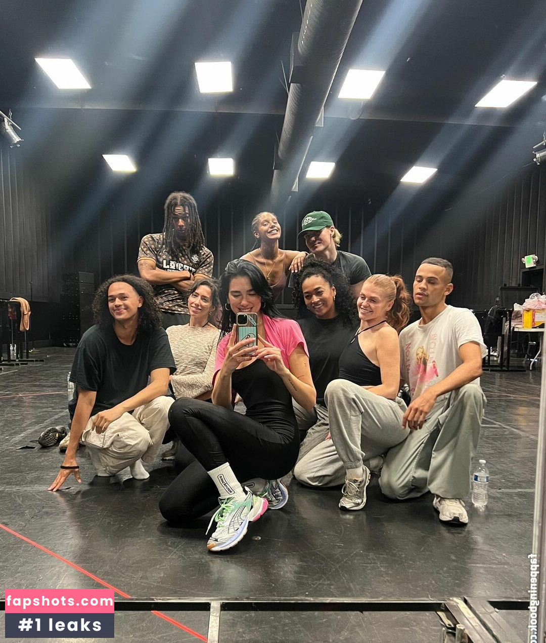 Dua Lipa gallery photo #3063