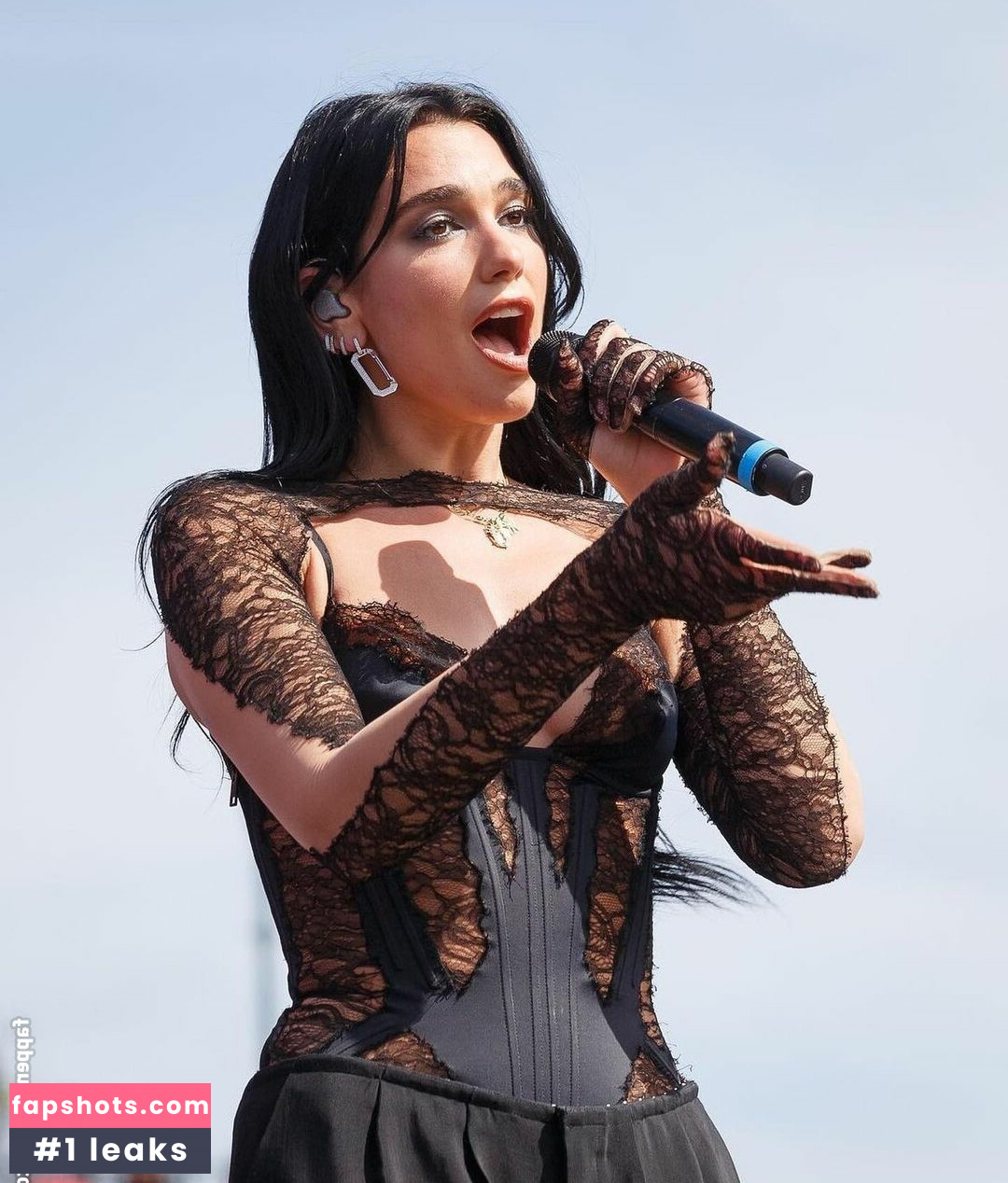 Dua Lipa gallery photo #3066