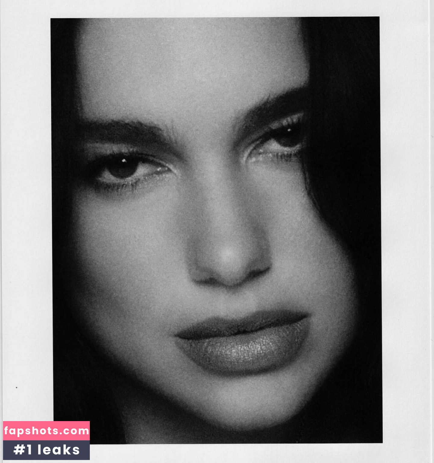 Dua Lipa gallery photo #3078