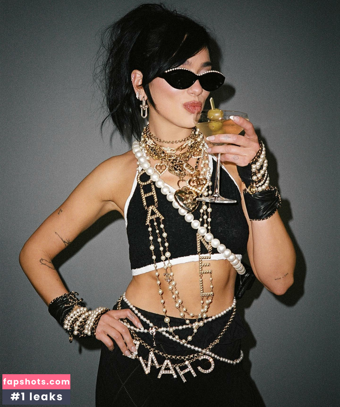 Dua Lipa gallery photo #3153