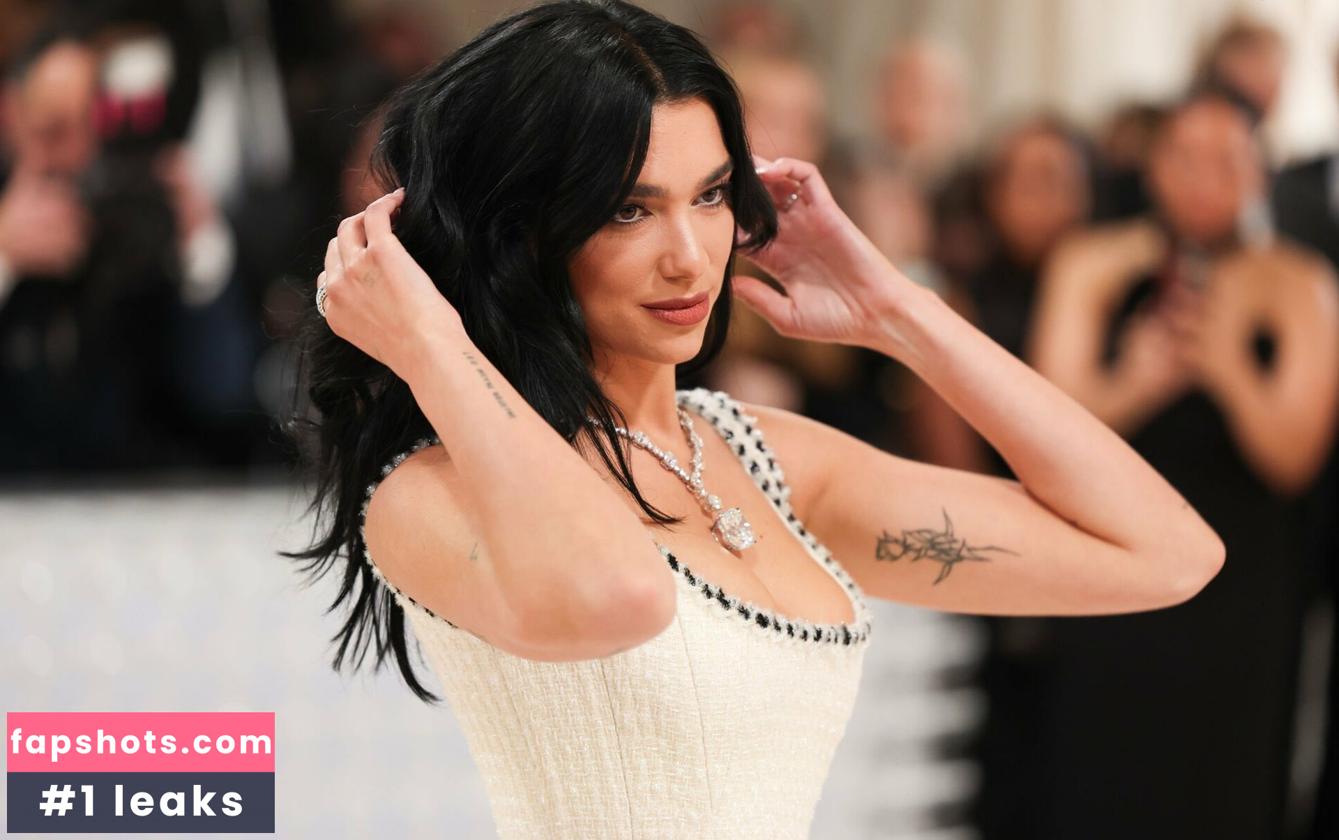 Dua Lipa gallery photo #3176