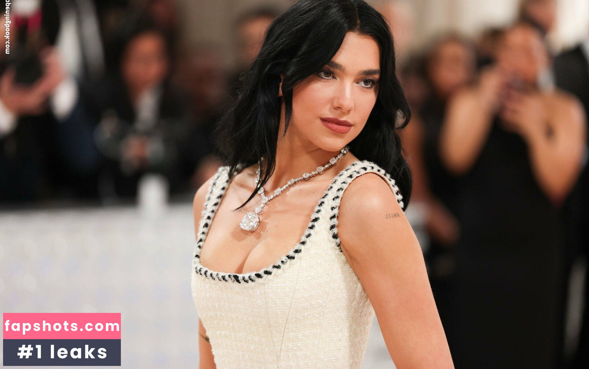 Dua Lipa gallery photo #3179