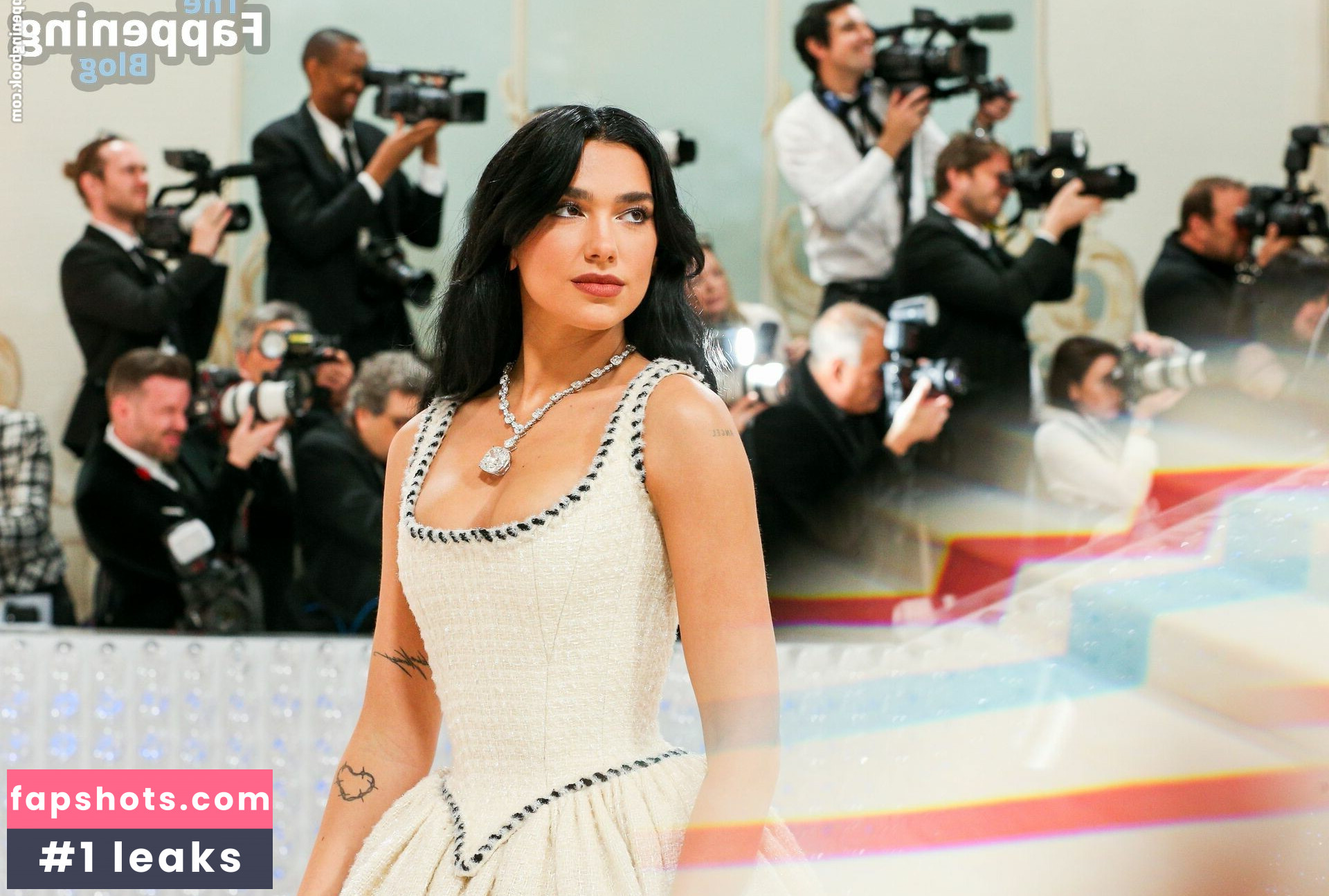 Dua Lipa gallery photo #3183