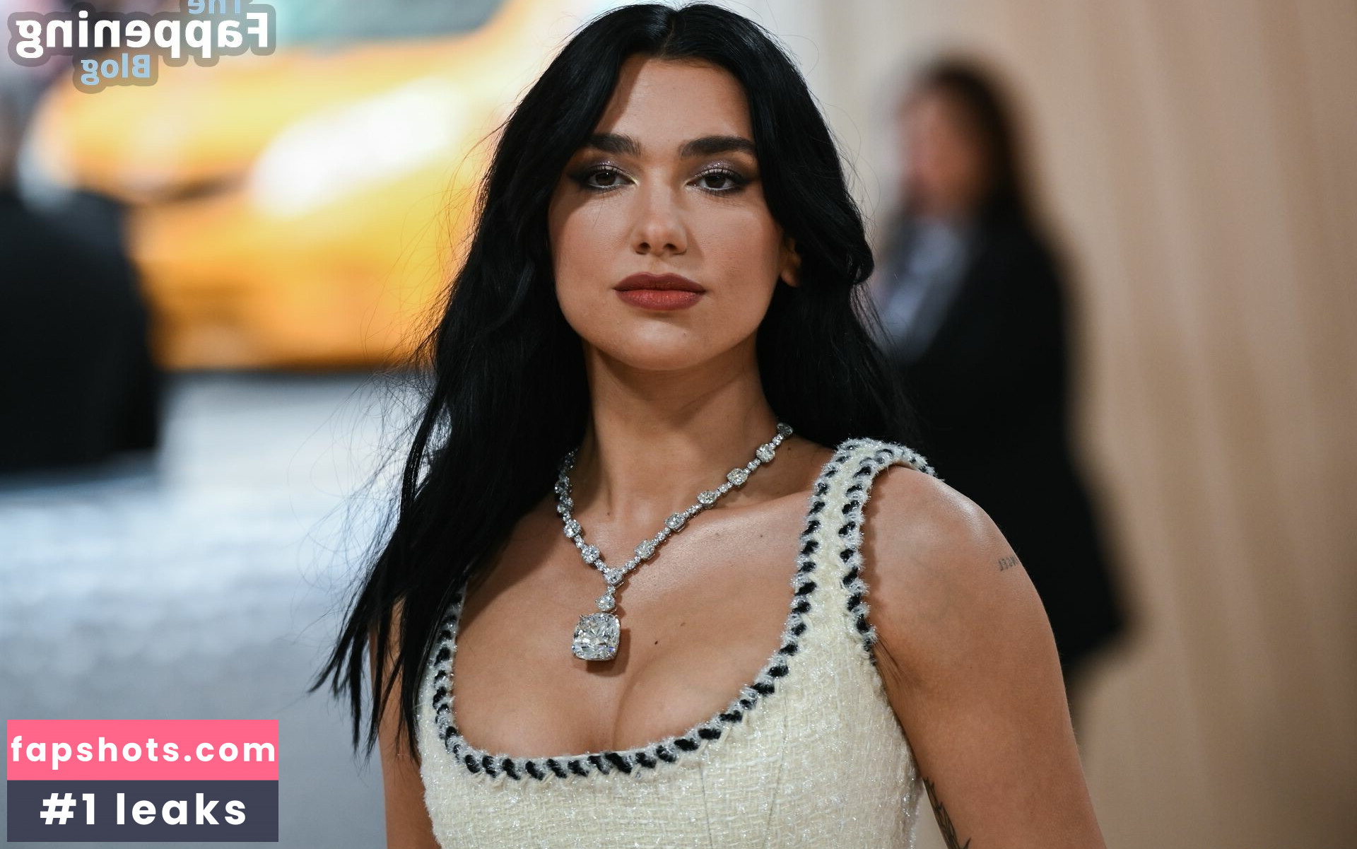 Dua Lipa gallery photo #3200