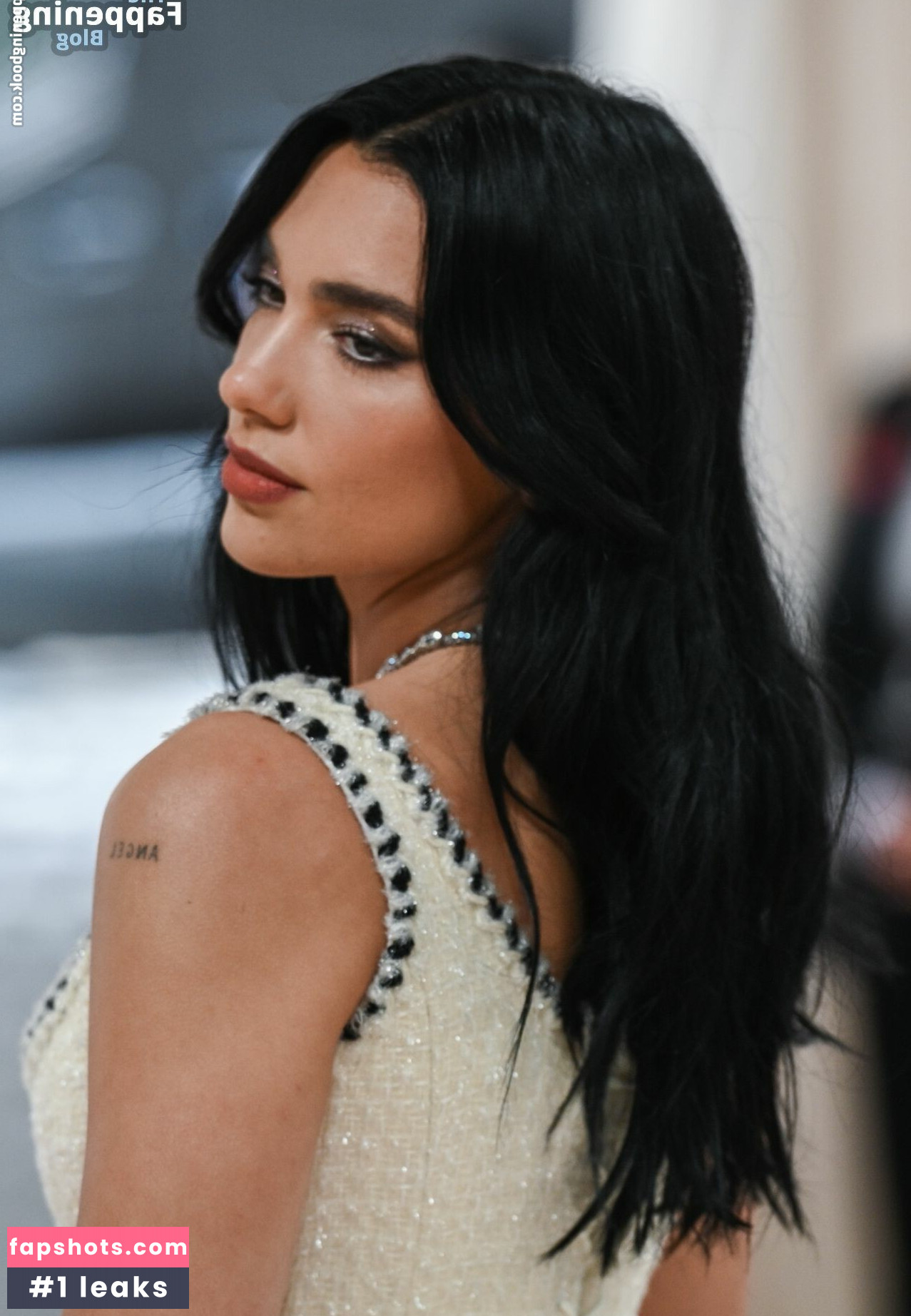 Dua Lipa gallery photo #3230