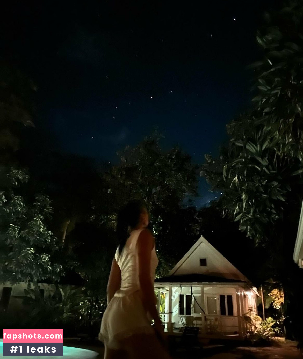 Dua Lipa gallery photo #3308