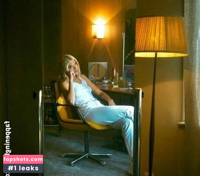 Dua Lipa gallery photo #3585