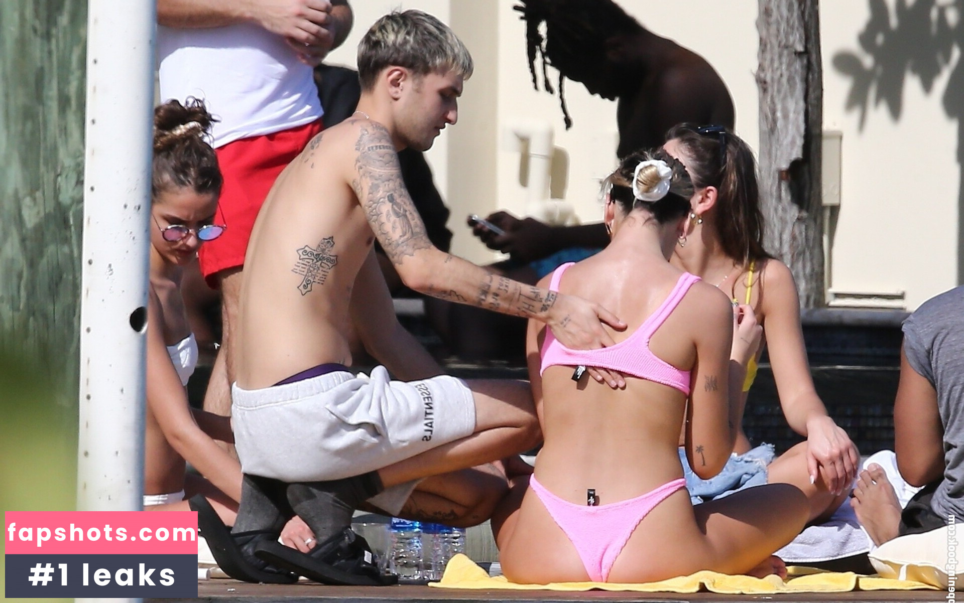 Dua Lipa gallery photo #3633