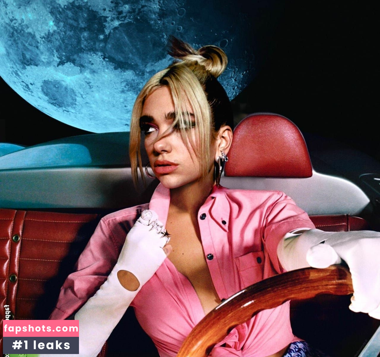 Dua Lipa gallery photo #3677