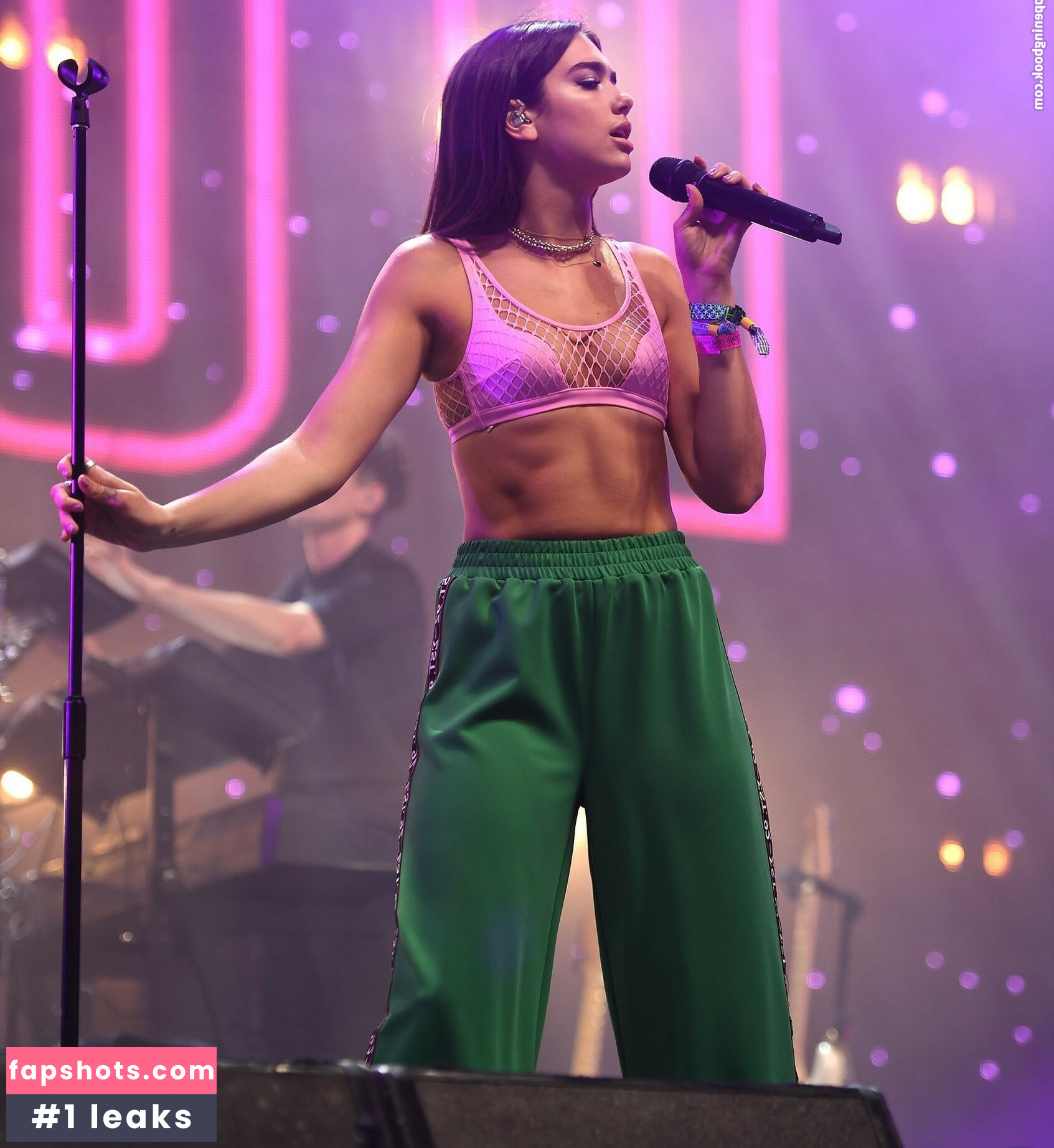 Dua Lipa gallery photo #3694