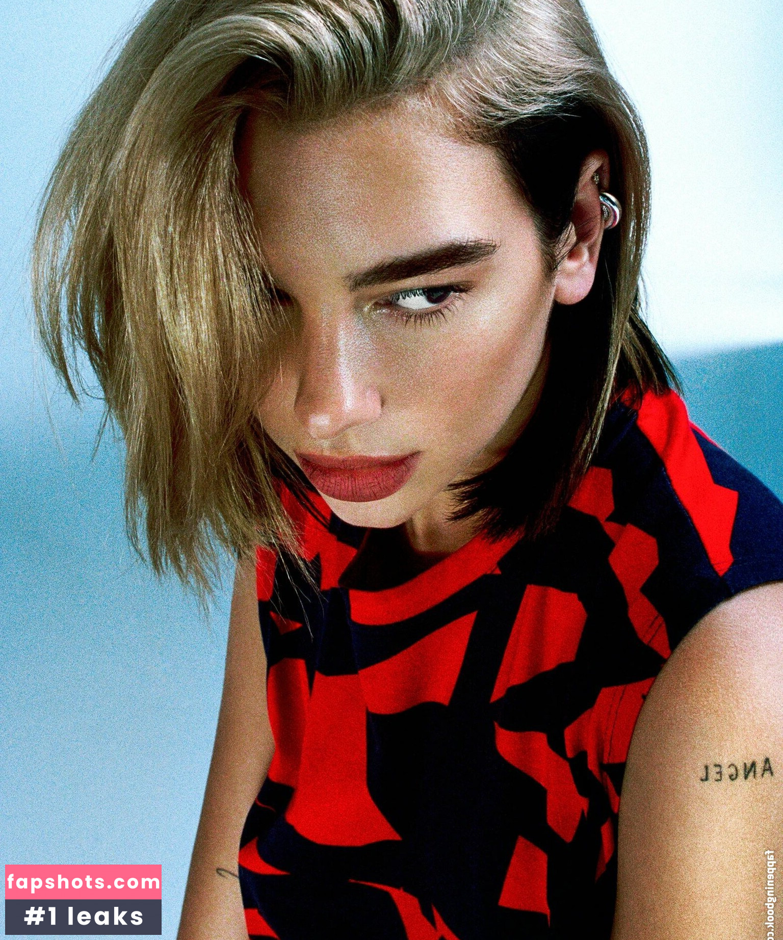 Dua Lipa gallery photo #3702