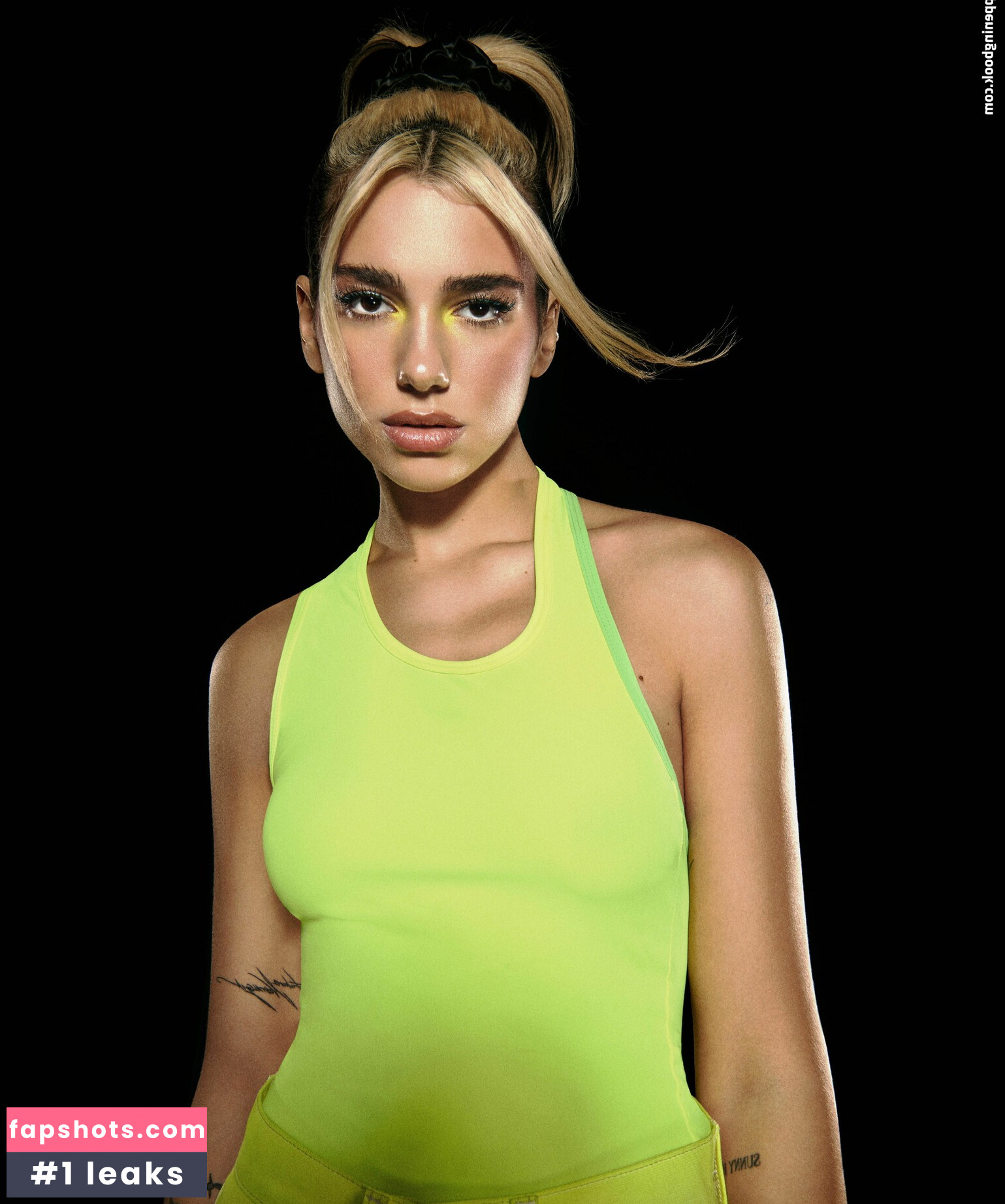 Dua Lipa gallery photo #3710