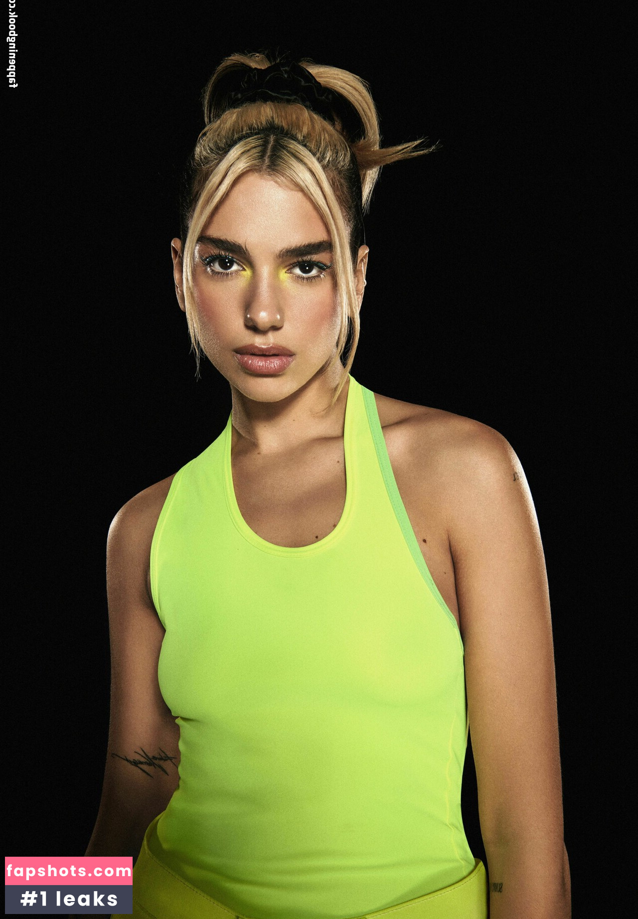 Dua Lipa gallery photo #3714