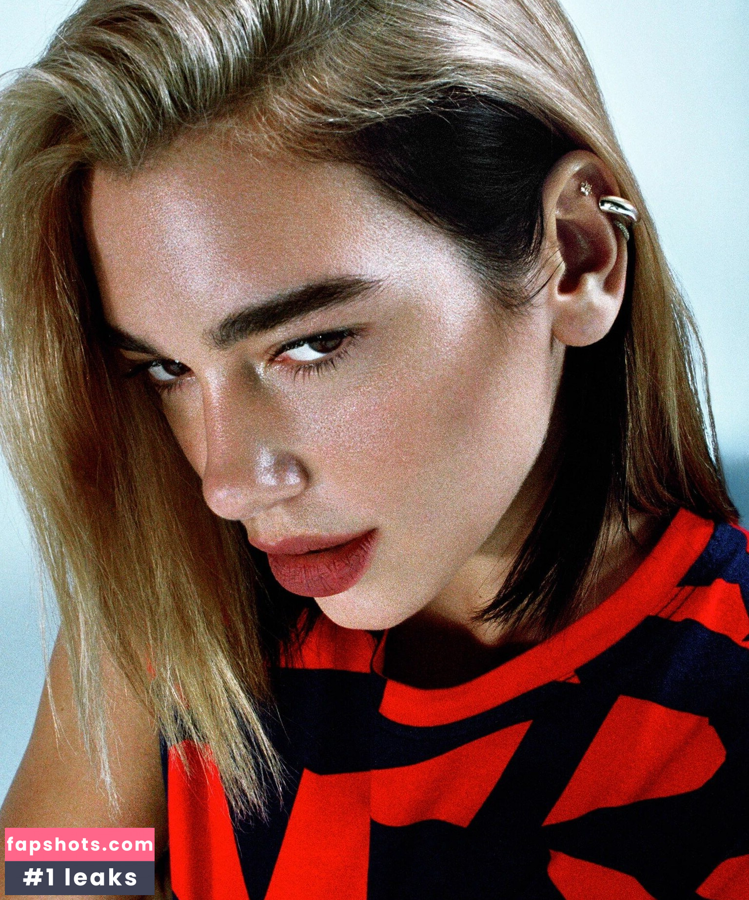 Dua Lipa gallery photo #3725