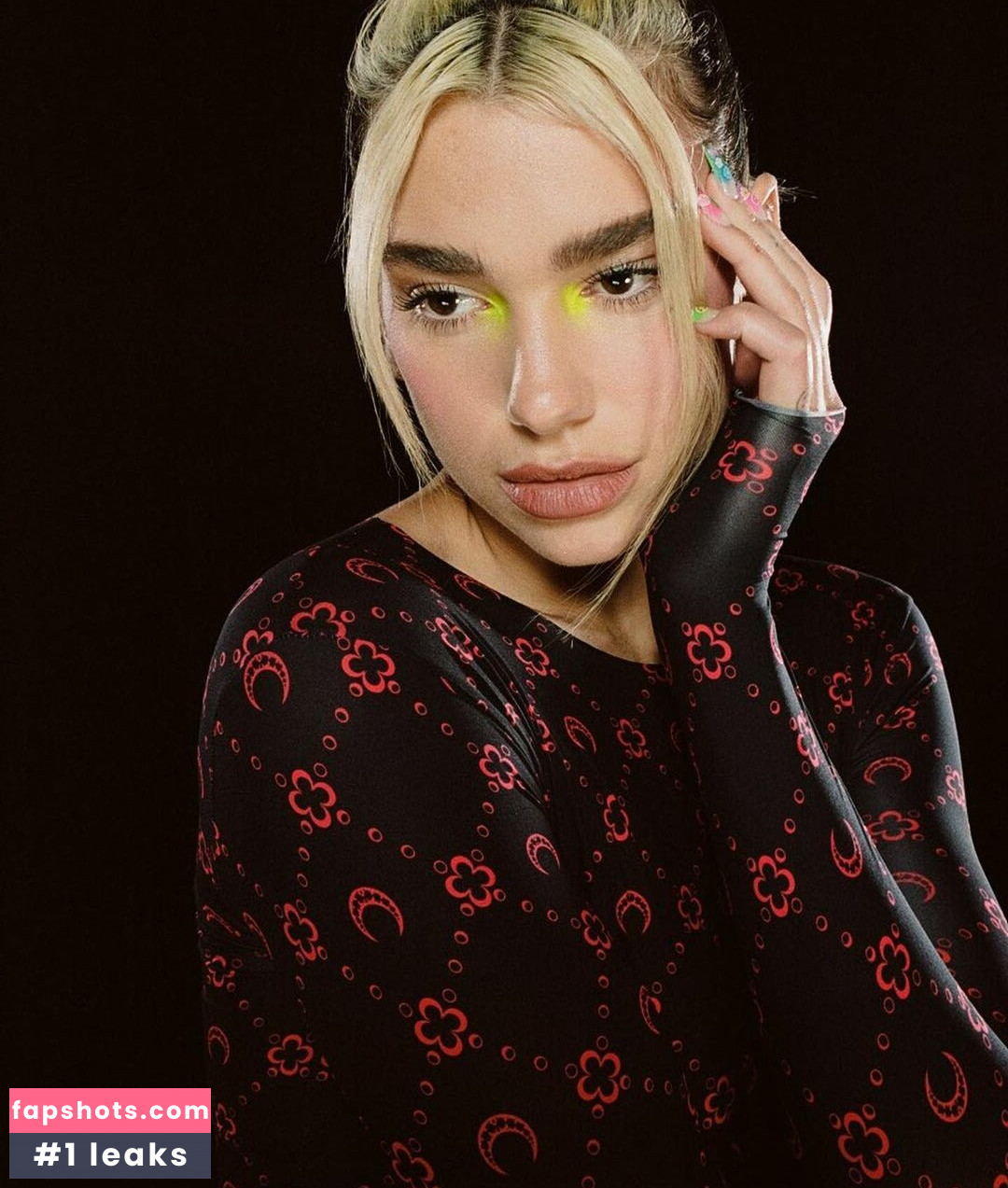 Dua Lipa gallery photo #3746