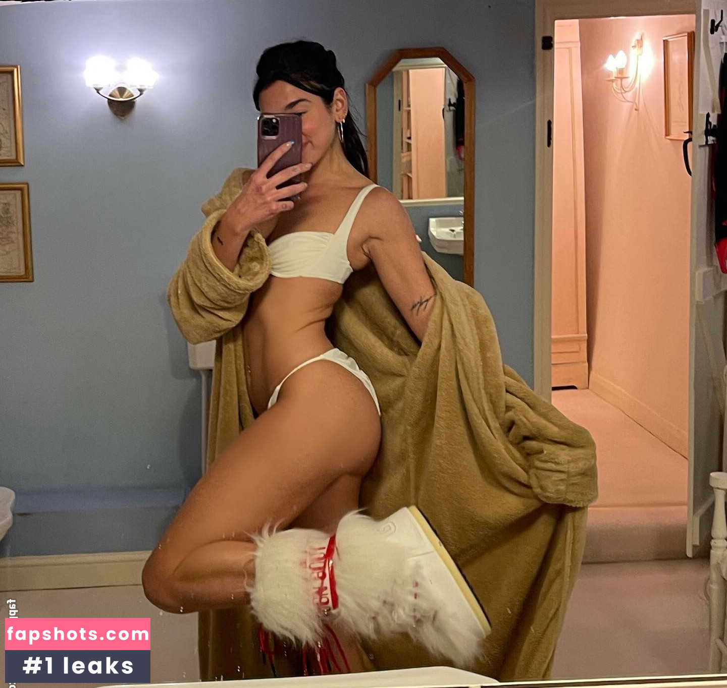 Dua Lipa gallery photo #3836