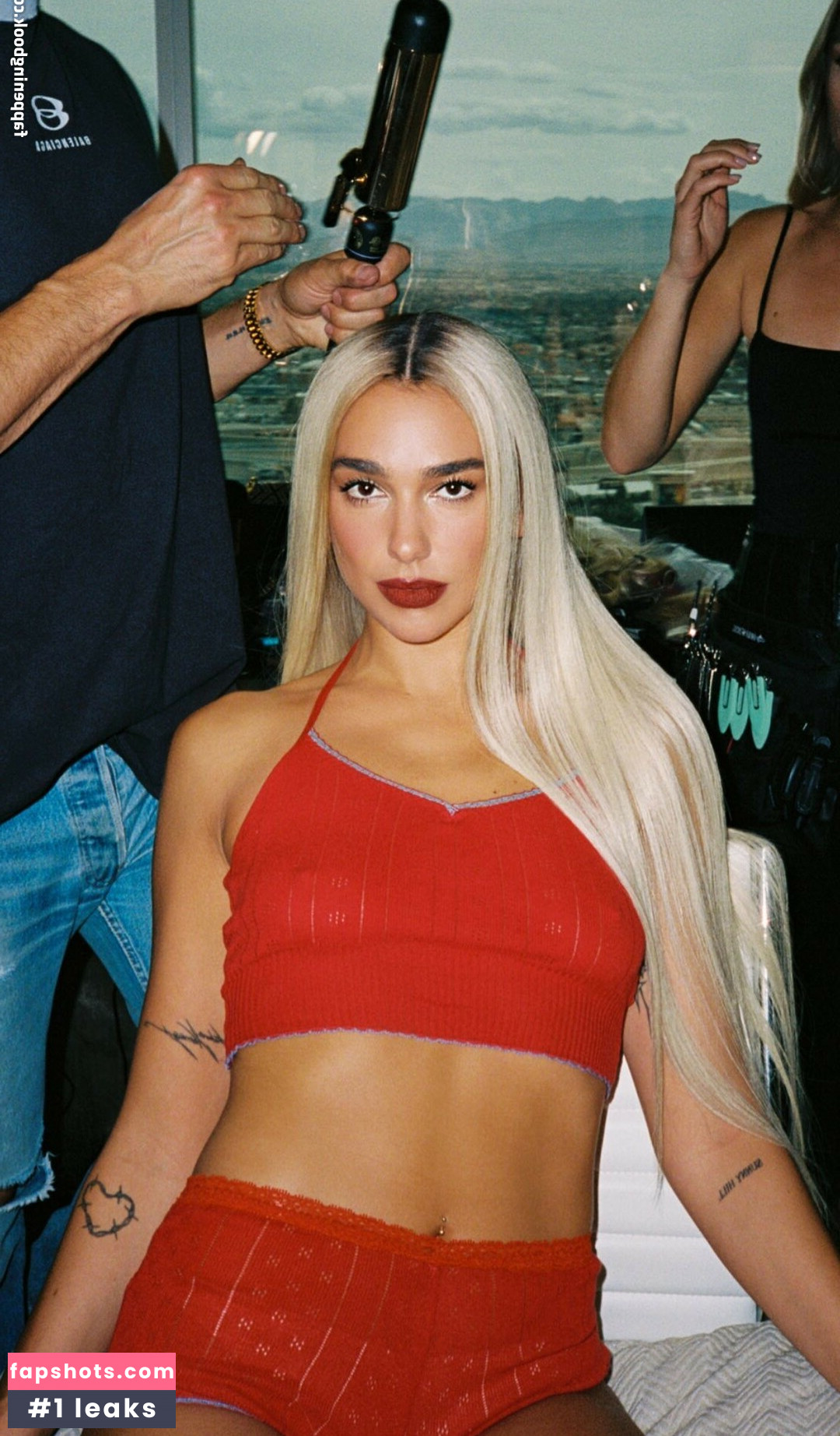 Dua Lipa gallery photo #3857