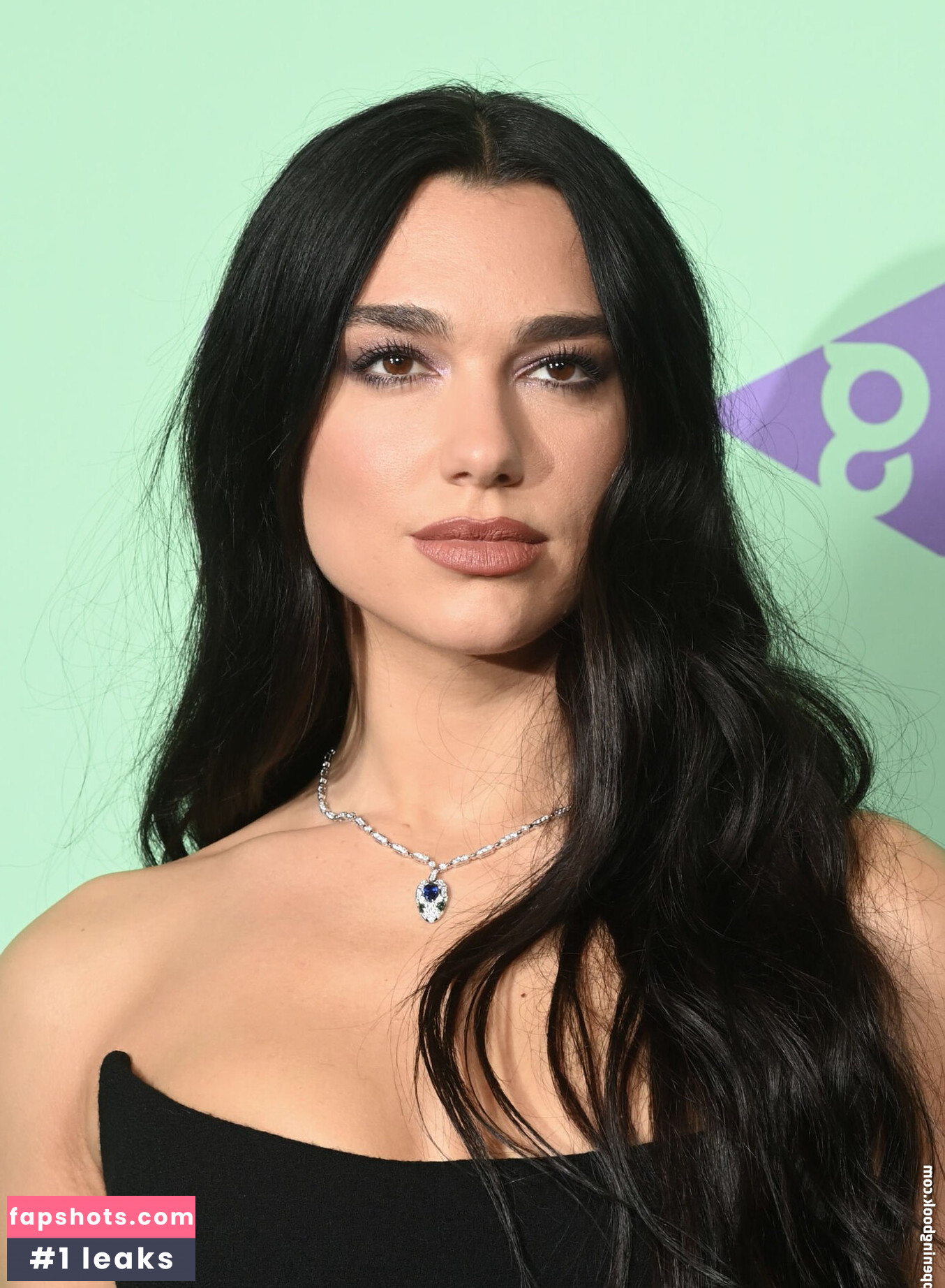 Dua Lipa gallery photo #3859